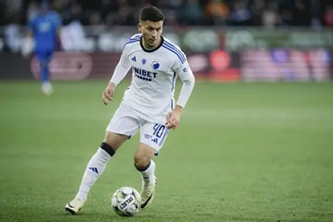 رومانو: أيام قليلة تفصل انتقال لاعب كوبنهاجن إلى برشلونة 